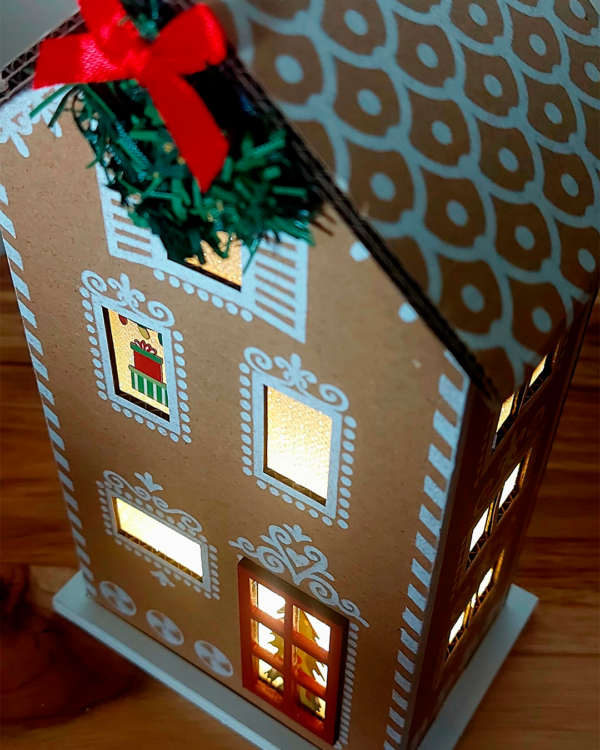 Casinha Decorativa Ginger - Com Luz - Image 6