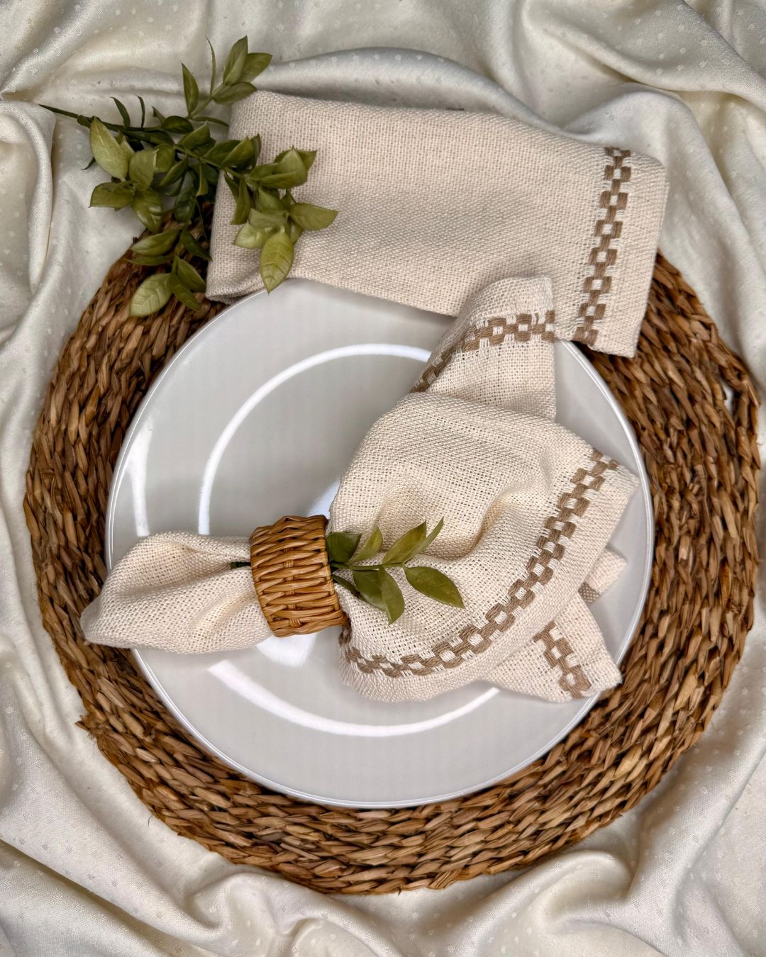 Conjunto 2 Guardanapos Grega Bordado Bege
