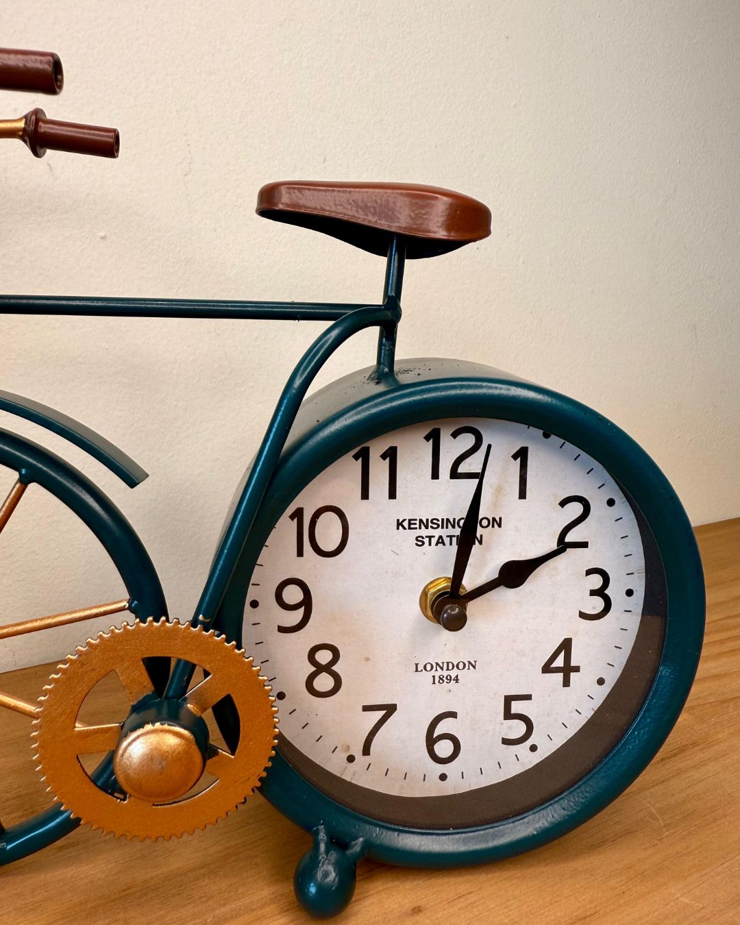 Relógio de Mesa Vintage Bicicleta - Metal - Imagem 3