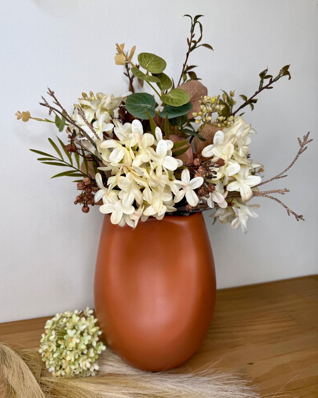 Ramalhete Lilac Branco com Eucalipto  altura 48cm