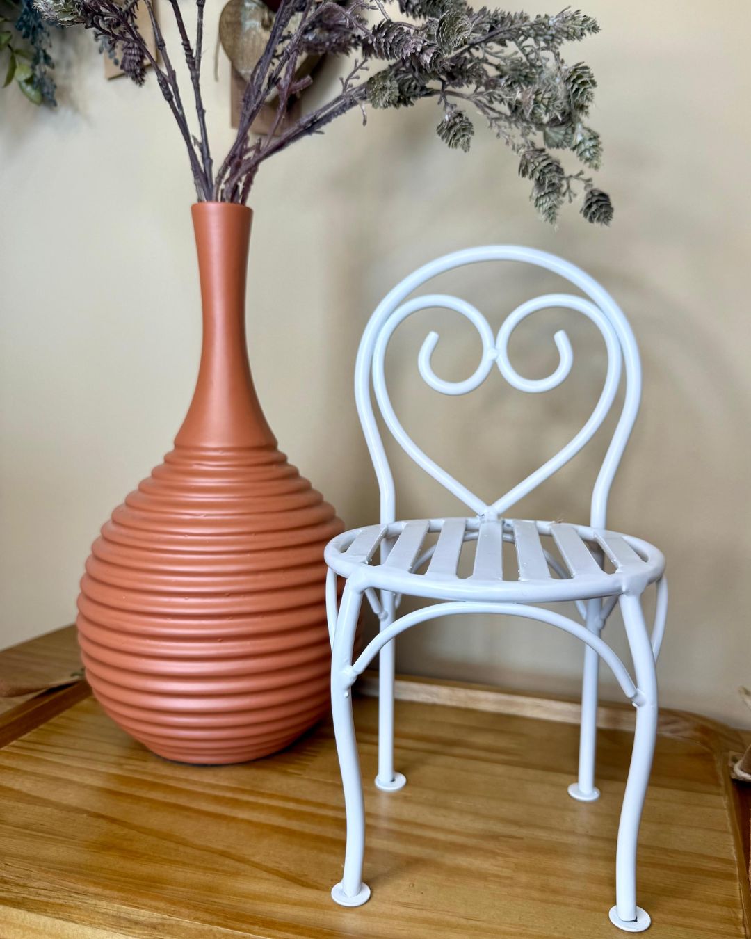 Mini Cadeira Arabesco em Ferro  27cmX14cmX18cm