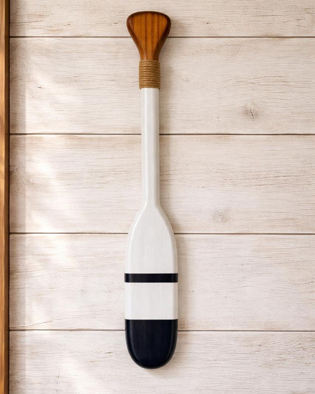 Remo Decorativo em Madeira Listrado Branco e Azul  48cm