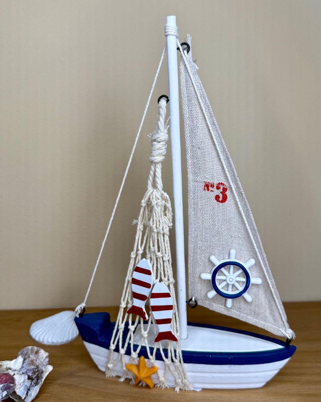 Barco a Vela Timão e Rede em Madeira 16cmX24cmX4cm - Imagem 4