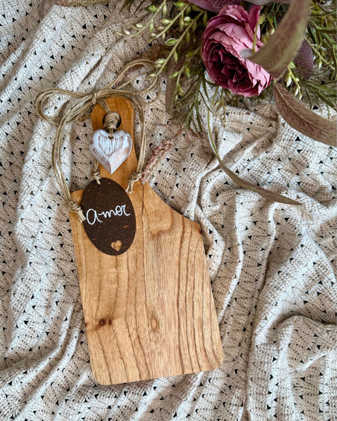 Tábua Amor Rústico com Pingente e Tag 26cmX12cmX2cm - Imagem 4