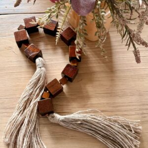 Colar de Mesa Decorativo Rústico Madeira Quadrados Marrom  85cmX3cmX3cm