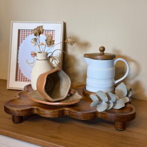 Bandeja Encanto com Pé Madeira Acácia 23cmX32cmX5cm