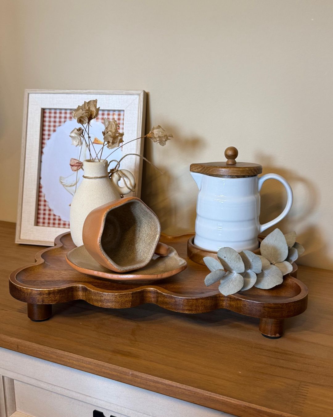 Bandeja Encanto com Pé Madeira Acácia 23cmX32cmX5cm