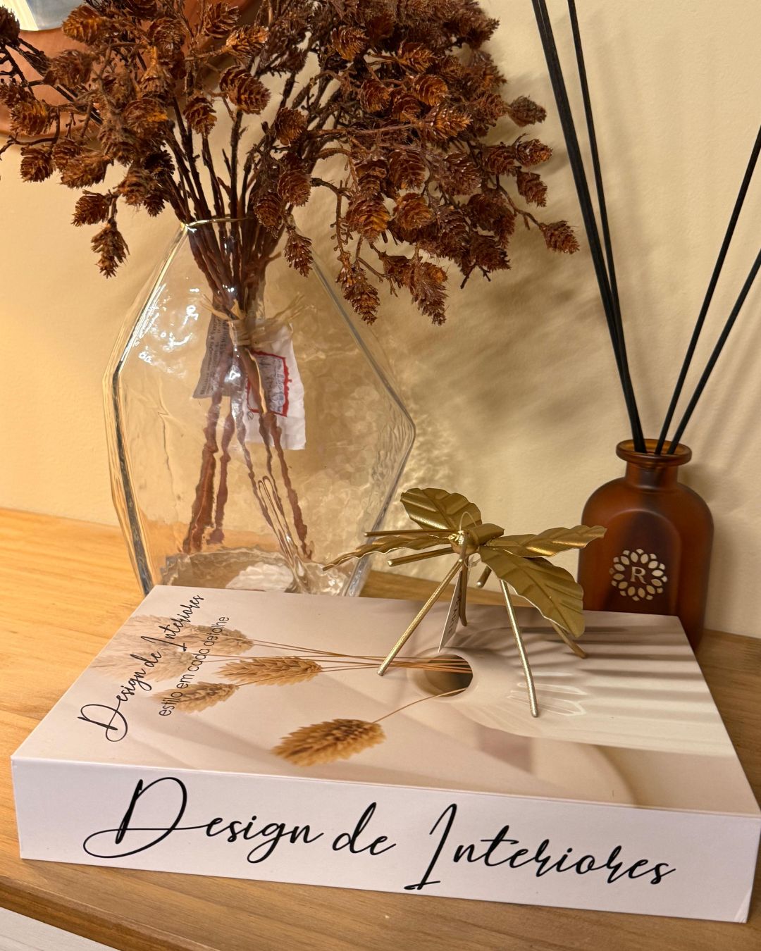 Escultura Decorativa Borboleta em Metal Dourado  10cmX10cmX10cm
