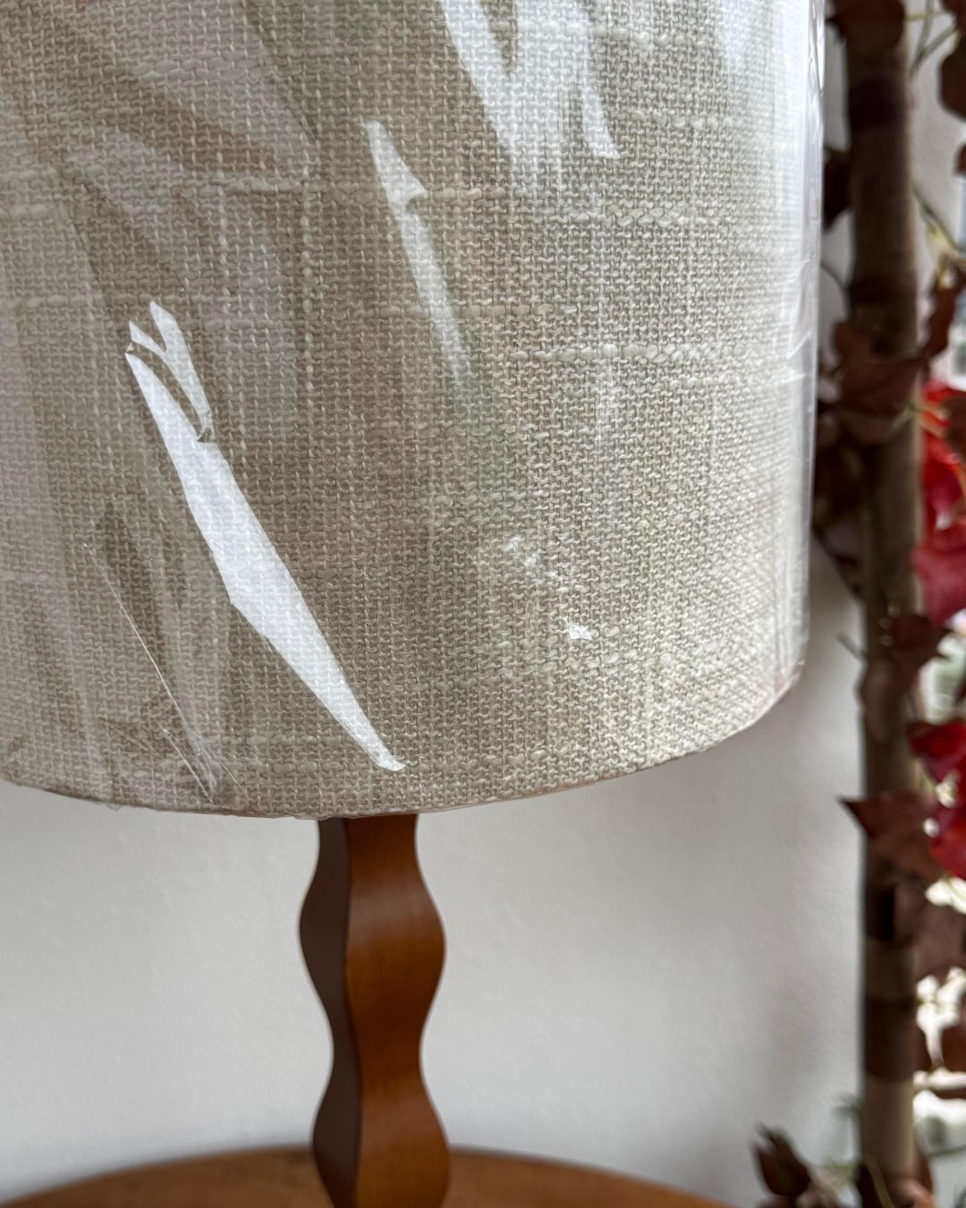 Abajur Decorativo Madeira e Linho Bivolt 58cmX25cmX25cm - Imagem 4