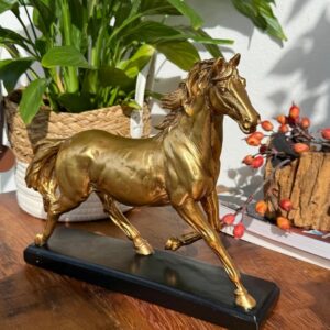Escultura Decorativa Cavalo em Poliresina Dourado  25,3cmX29,5cmX7,5cm